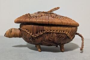 Vintage Hand Woven Wicker Turtle Basket Lidded Trinket Box Rattan Tortoise